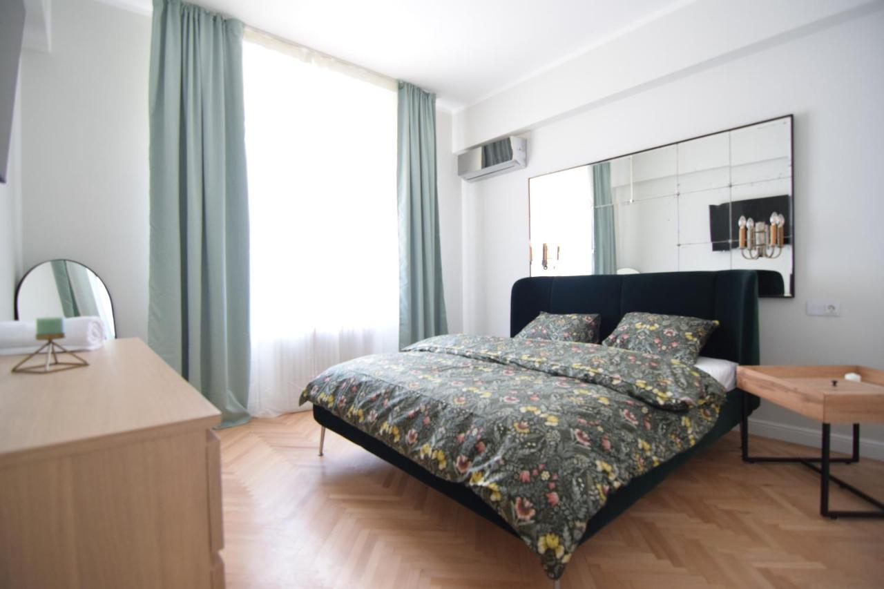 Beautiful Apartment In Old City 부쿠레슈티 외부 사진