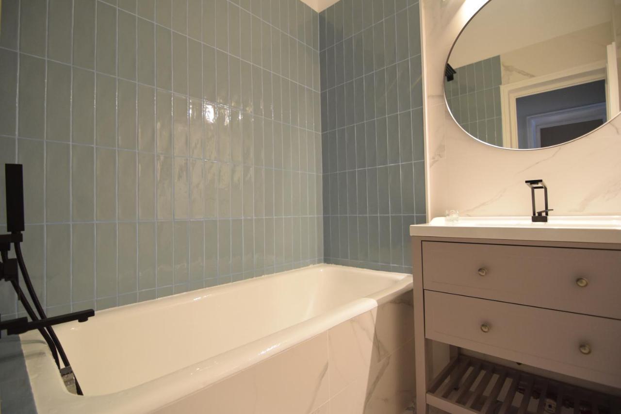Beautiful Apartment In Old City 부쿠레슈티 외부 사진