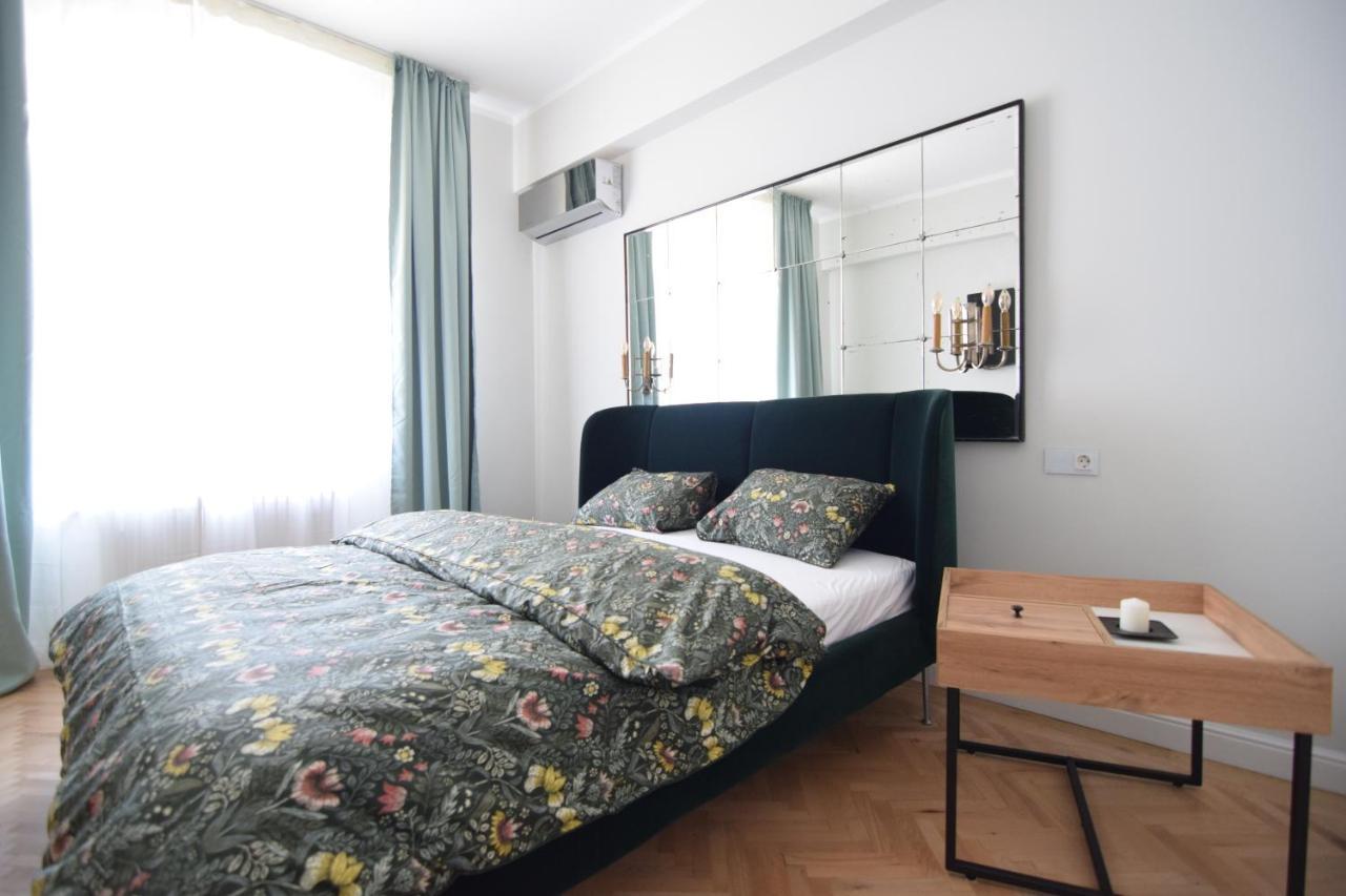 Beautiful Apartment In Old City 부쿠레슈티 외부 사진