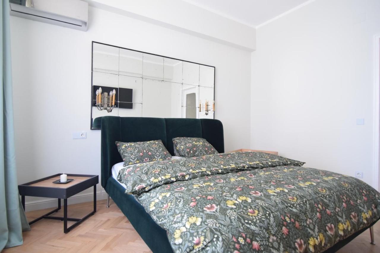 Beautiful Apartment In Old City 부쿠레슈티 외부 사진